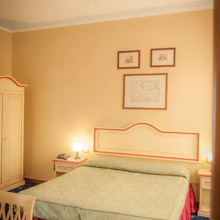 Hotel Astoria 3*