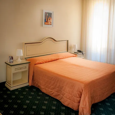 Hotel Astoria 3* Cremona